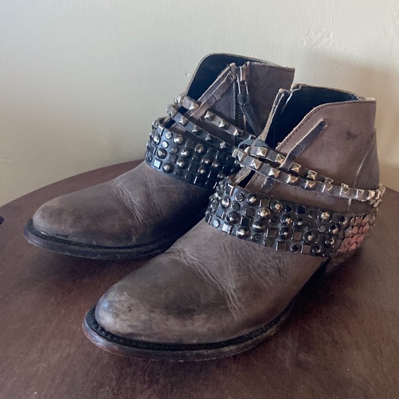Freebird by Steven MZLOW Studded Leather Bootie Free People Size 7 - Picture 1 of 11